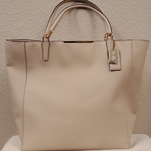 Coach Handbags - Coach Large 2 handled zippered Tote